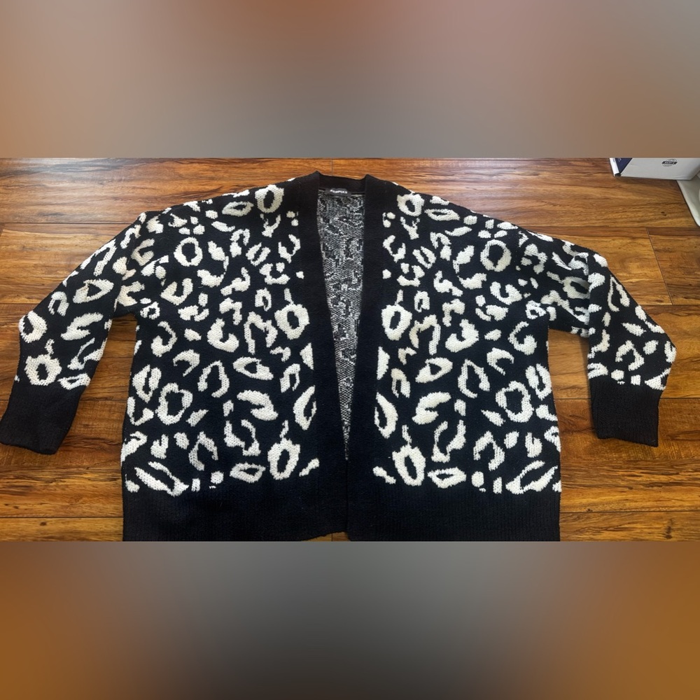 Express Animal Cardigan Sweater Size M - Picture 2 of 5